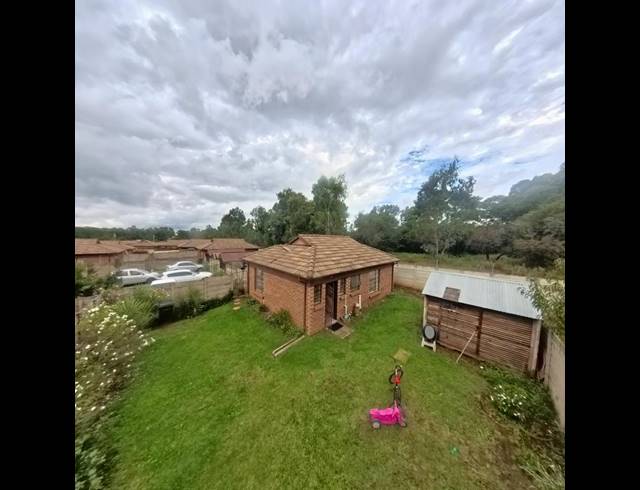 3 BEDROOM HOUSE FOR SALE IN CLAYVILLE